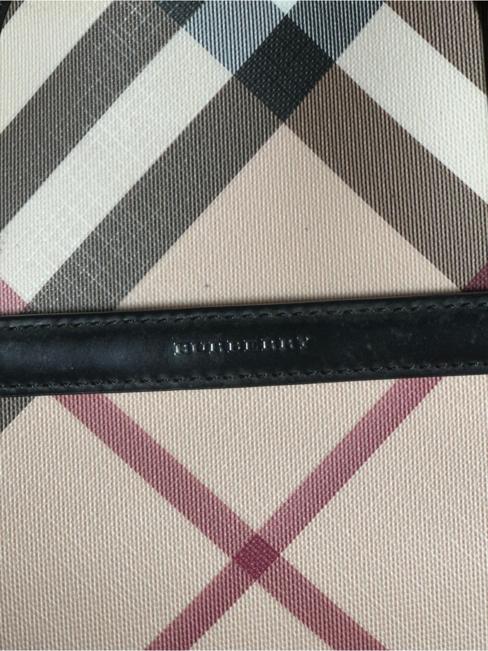 Burberry Beige Large Nova Check Tote with Black Trim and Red Accents - Picture 2 of 9